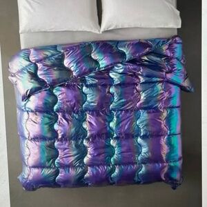 Urban Outfitters Metallic Nylon F/Q Quilt
